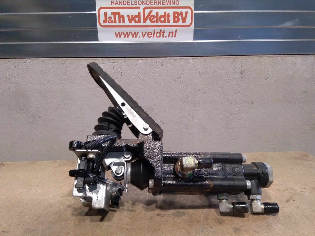 Hitachi ZX140W-3 - - Pédale pour Engins de chantier: photos 5 Hitachi ZX140W-3 - - Pédale pour Engins de chantier: photos 5