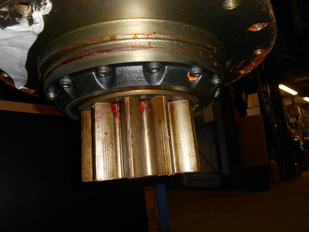 Kobelco LQ32W00009F1 - Moteur de rotation pour Engins de chantier: photos 5 Kobelco LQ32W00009F1 - Moteur de rotation pour Engins de chantier: photos 5