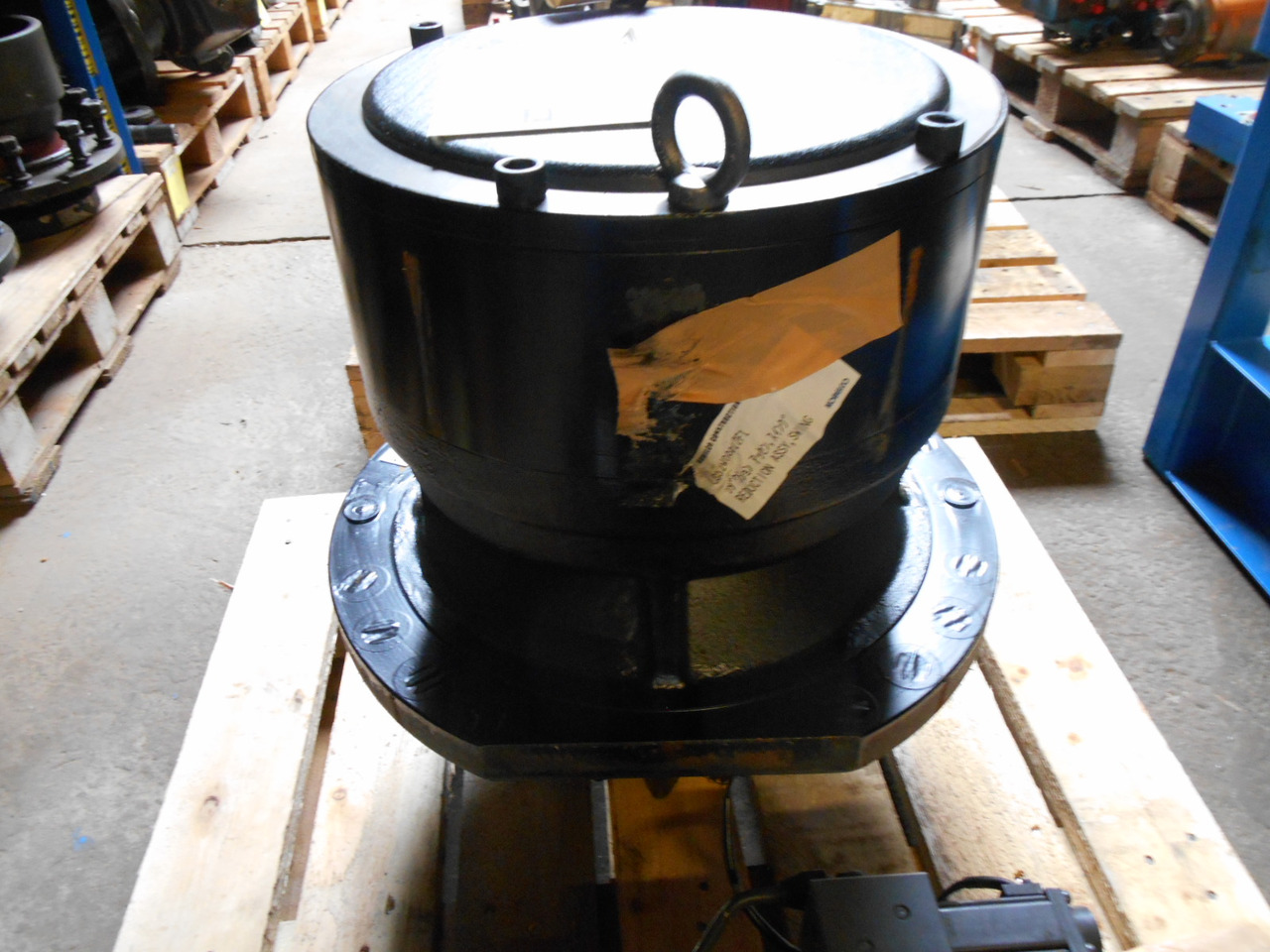 Kobelco LS32W00012F1 - Moteur de rotation pour Engins de chantier: photos 2 Kobelco LS32W00012F1 - Moteur de rotation pour Engins de chantier: photos 2