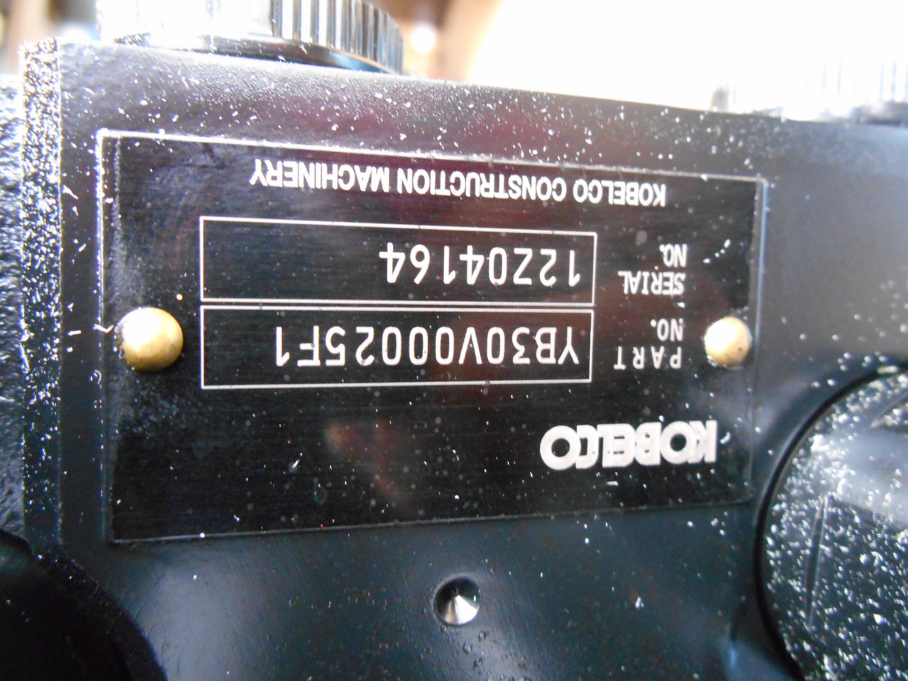 Kobelco YB30V00025F1 - Valve hydraulique pour Engins de chantier: photos 1 Kobelco YB30V00025F1 - Valve hydraulique pour Engins de chantier: photos 1