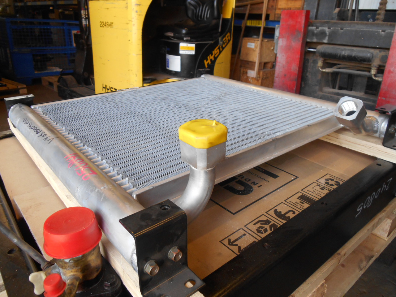 Kobelco YY05P00004S010 - - Radiateur d'huile pour Engins de chantier: photos 4 Kobelco YY05P00004S010 - - Radiateur d'huile pour Engins de chantier: photos 4