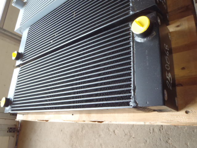 New Holland 5113771000 - 6911814 - Radiateur d'huile pour Engins de chantier: photos 2 New Holland 5113771000 - 6911814 - Radiateur d'huile pour Engins de chantier: photos 2