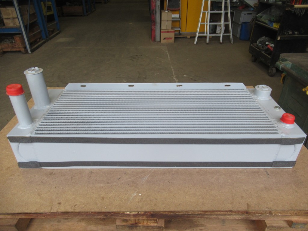 New Holland 6904525 - Radiateur d'huile pour Engins de chantier: photos 1 New Holland 6904525 - Radiateur d'huile pour Engins de chantier: photos 1