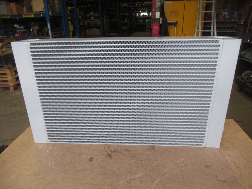 New Holland 6904526 - Radiateur pour Engins de chantier: photos 4 New Holland 6904526 - Radiateur pour Engins de chantier: photos 4