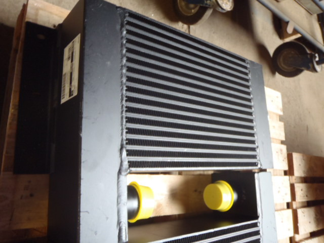 New Holland 6914286 - Intercooler pour Engins de chantier: photos 2 New Holland 6914286 - Intercooler pour Engins de chantier: photos 2