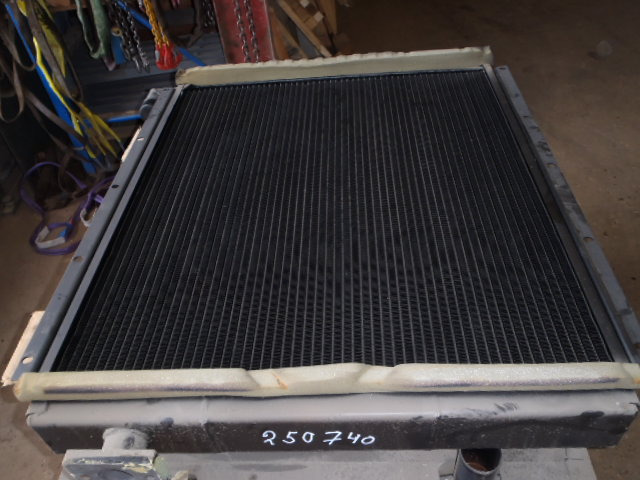 New Holland 71432276 - Radiateur d'huile pour Engins de chantier: photos 1 New Holland 71432276 - Radiateur d'huile pour Engins de chantier: photos 1