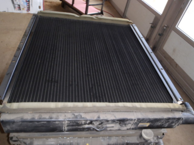 New Holland 71432276 - Radiateur d'huile pour Engins de chantier: photos 2 New Holland 71432276 - Radiateur d'huile pour Engins de chantier: photos 2