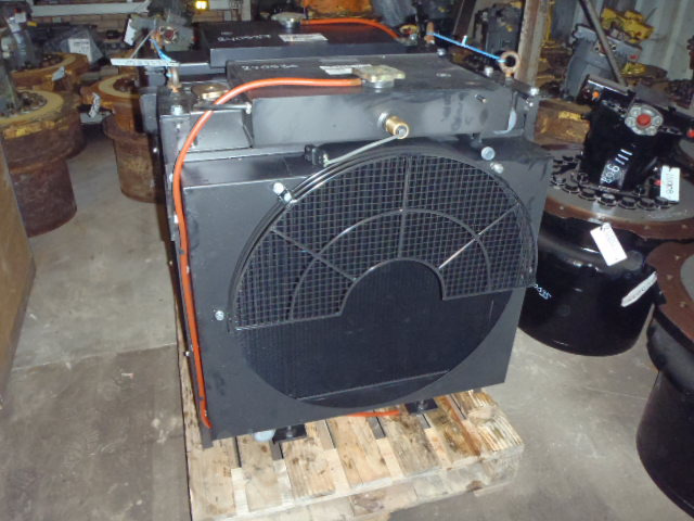 New Holland 71476812 - 71475933 - Système de refroidissement pour Engins de chantier: photos 1 New Holland 71476812 - 71475933 - Système de refroidissement pour Engins de chantier: photos 1