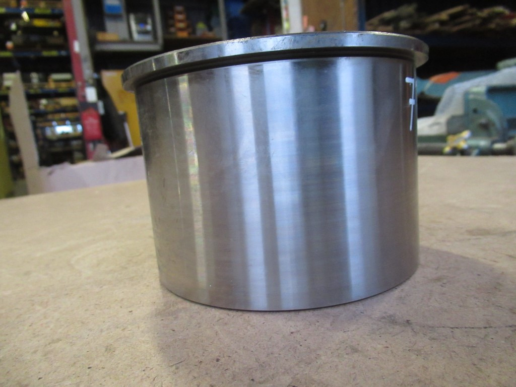 New Holland 72208692 - - Pistons/ Anneaux/ Manchons pour Engins de chantier: photos 3 New Holland 72208692 - - Pistons/ Anneaux/ Manchons pour Engins de chantier: photos 3