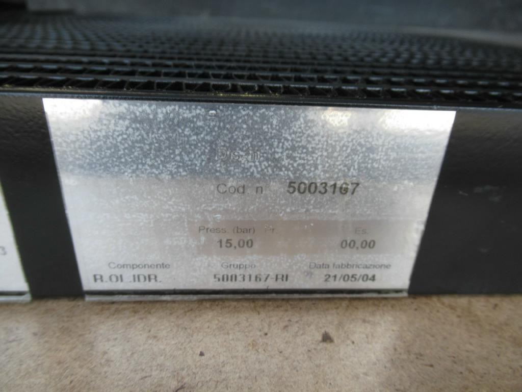 New Holland 76074377 - Radiateur d'huile pour Engins de chantier: photos 4 New Holland 76074377 - Radiateur d'huile pour Engins de chantier: photos 4