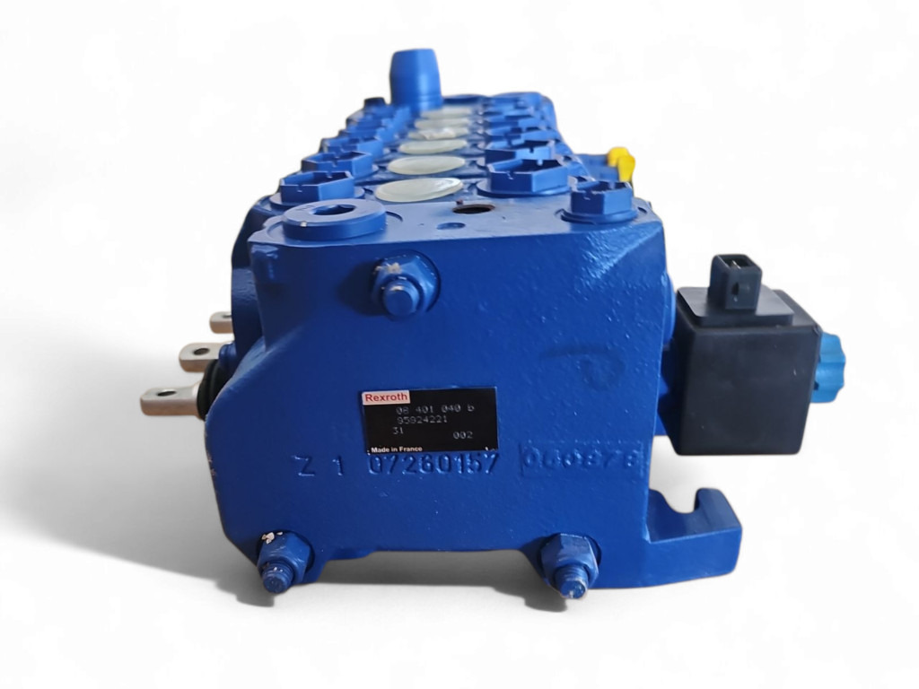New Holland 85824221 - Valve hydraulique pour Engins de chantier: photos 4 New Holland 85824221 - Valve hydraulique pour Engins de chantier: photos 4