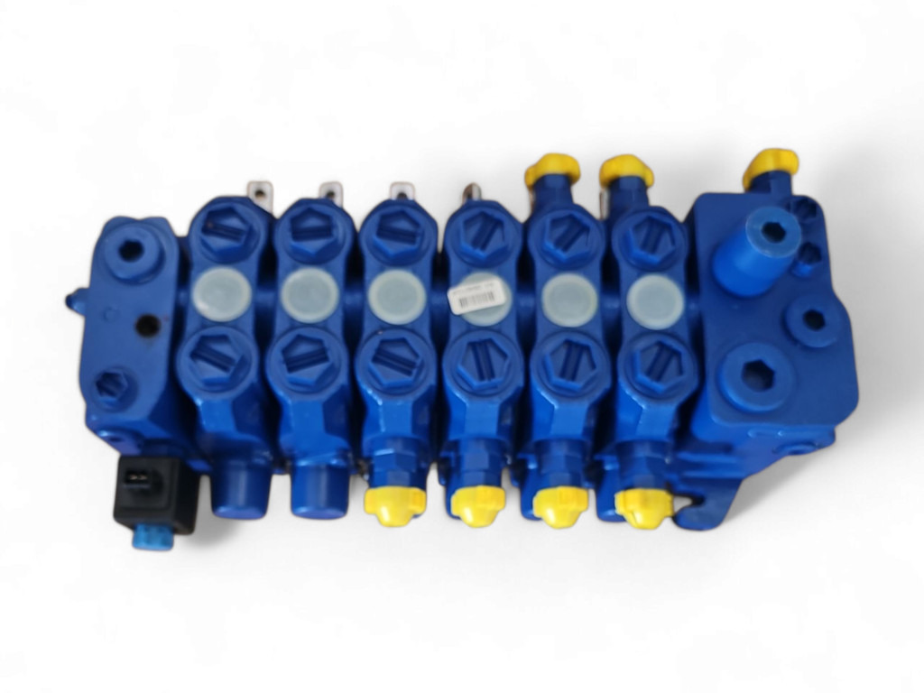 New Holland 85824221 - Valve hydraulique pour Engins de chantier: photos 3 New Holland 85824221 - Valve hydraulique pour Engins de chantier: photos 3
