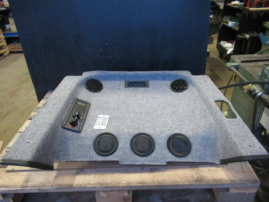 New Holland 87026823 - 87520844 - Chauffage/ Ventilation pour Machine agricole: photos 1 New Holland 87026823 - 87520844 - Chauffage/ Ventilation pour Machine agricole: photos 1