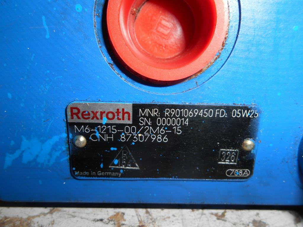 New Holland 87307986 - M6-1215-00/2M6-15 - Valve hydraulique pour Engins de chantier: photos 1 New Holland 87307986 - M6-1215-00/2M6-15 - Valve hydraulique pour Engins de chantier: photos 1