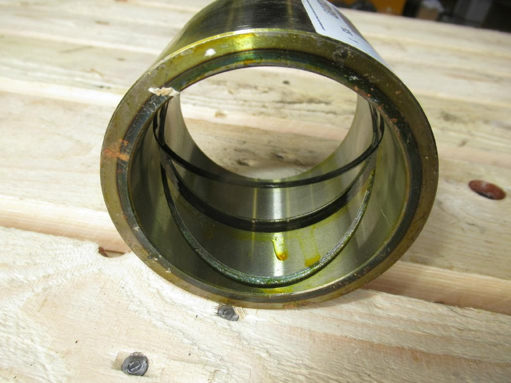New Holland YN12B01079P1 - Pistons/ Anneaux/ Manchons pour Engins de chantier: photos 2 New Holland YN12B01079P1 - Pistons/ Anneaux/ Manchons pour Engins de chantier: photos 2