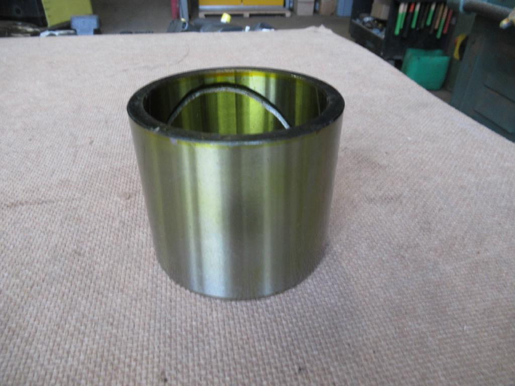 New Holland YN12B01213P1 - Pistons/ Anneaux/ Manchons pour Engins de chantier: photos 1 New Holland YN12B01213P1 - Pistons/ Anneaux/ Manchons pour Engins de chantier: photos 1