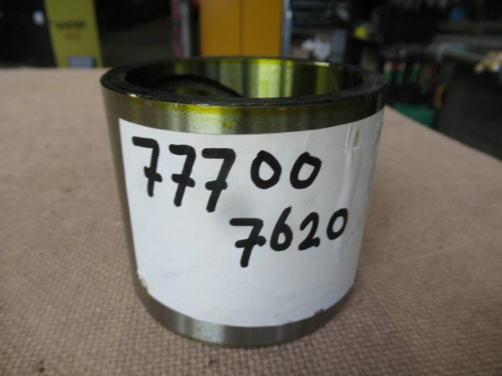 New Holland YN12B01213P1 - Pistons/ Anneaux/ Manchons pour Engins de chantier: photos 3 New Holland YN12B01213P1 - Pistons/ Anneaux/ Manchons pour Engins de chantier: photos 3