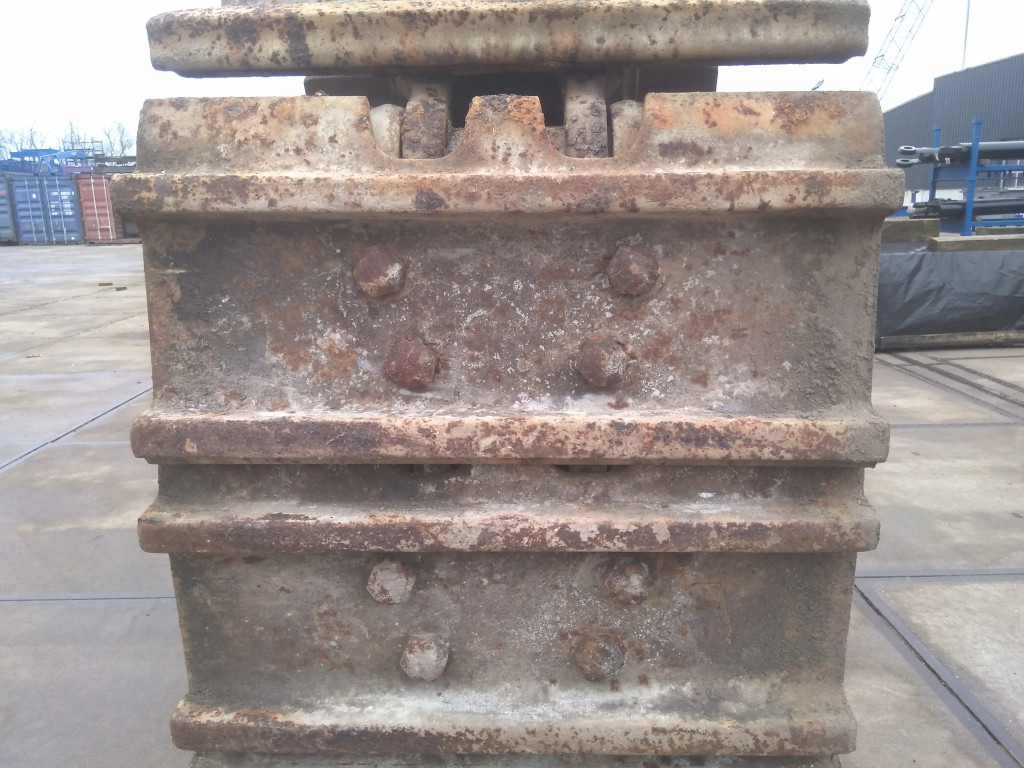 O&K 3657072 - 2769138 - Chenille pour Engins de chantier: photos 2 O&K 3657072 - 2769138 - Chenille pour Engins de chantier: photos 2