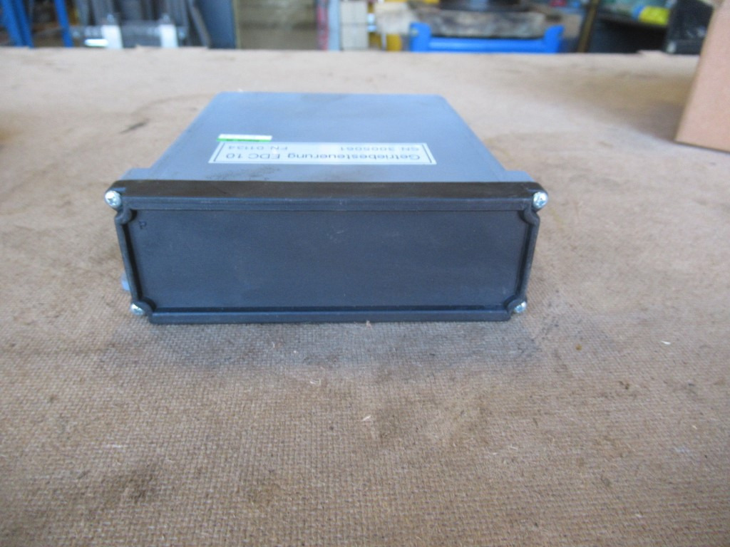 O&K EDC1.0 - - Bloc de gestion pour Engins de chantier: photos 3 O&K EDC1.0 - - Bloc de gestion pour Engins de chantier: photos 3