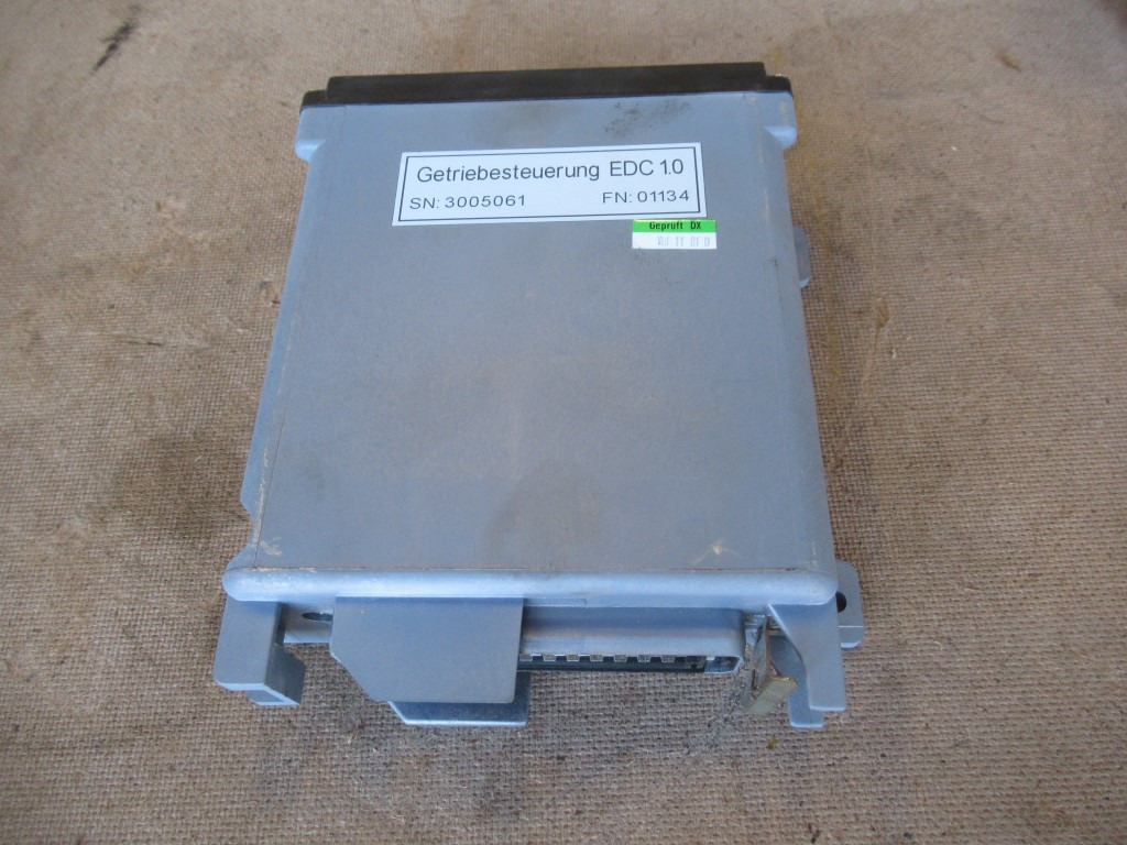 O&K EDC1.0 - - Bloc de gestion pour Engins de chantier: photos 1 O&K EDC1.0 - - Bloc de gestion pour Engins de chantier: photos 1