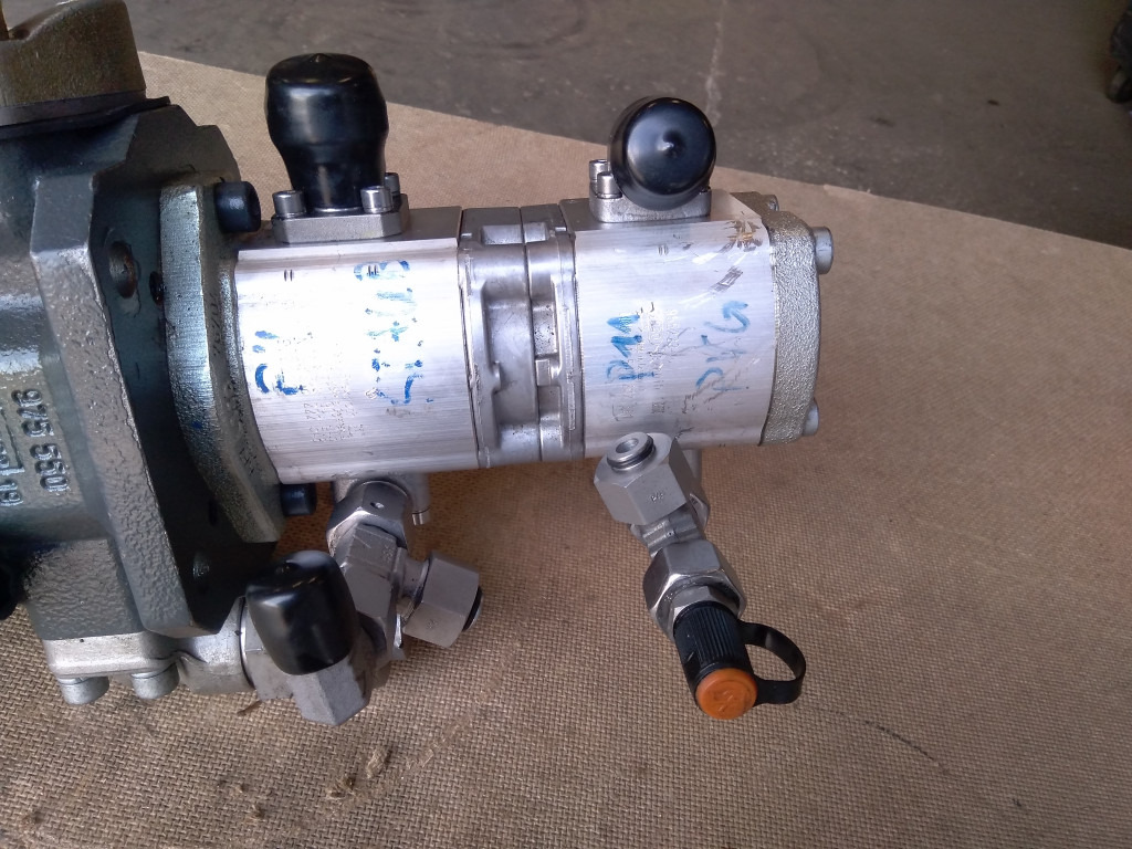 Rexroth 1515800013 - - Pompe de support pour Engins de chantier: photos 1 Rexroth 1515800013 - - Pompe de support pour Engins de chantier: photos 1