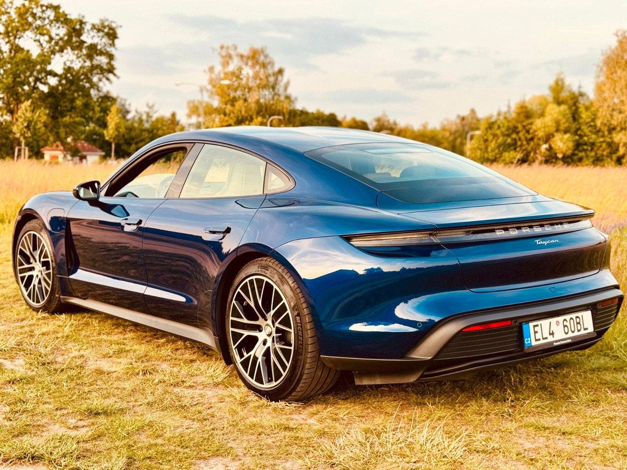 Porsche Taycan CR - Coupé: photos 3 Porsche Taycan CR - Coupé: photos 3