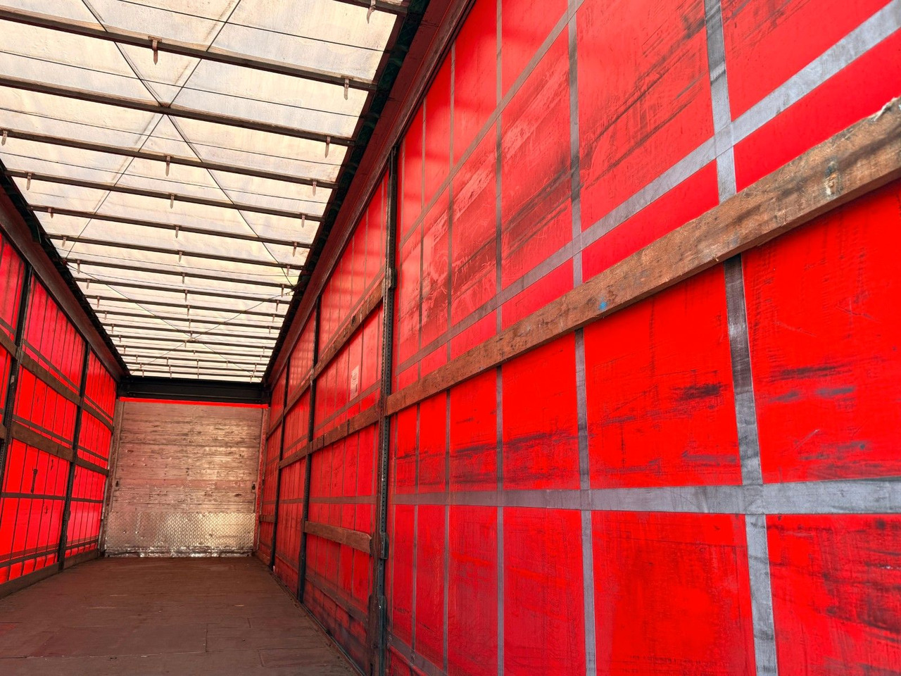 Semi-remorque rideaux coulissants Schwarzmüller S 1 / J: photos 8 Semi-remorque rideaux coulissants Schwarzmüller S 1 / J: photos 8