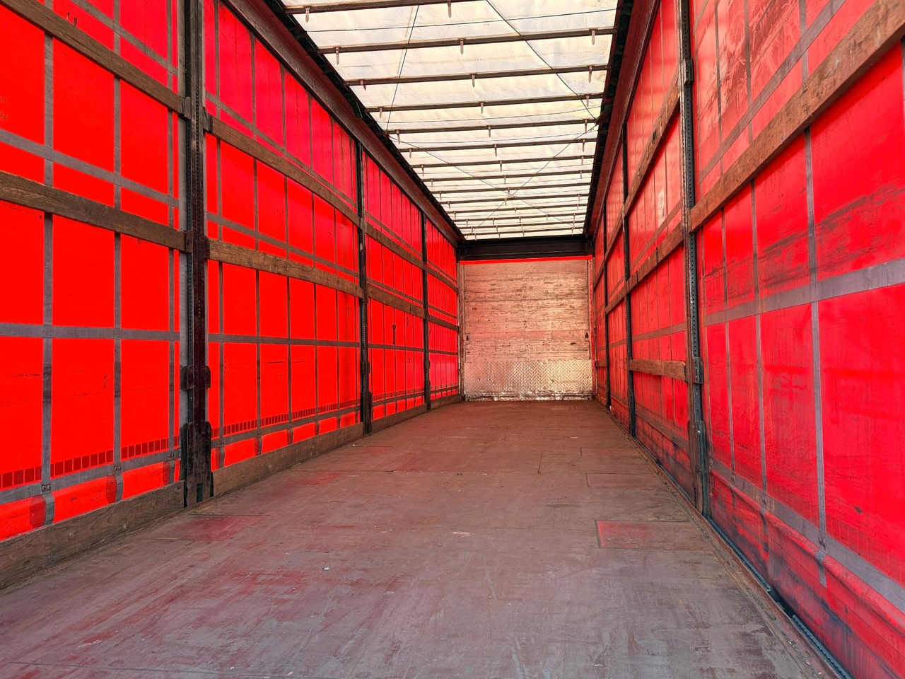 Semi-remorque rideaux coulissants Schwarzmüller S 1 / J: photos 10 Semi-remorque rideaux coulissants Schwarzmüller S 1 / J: photos 10