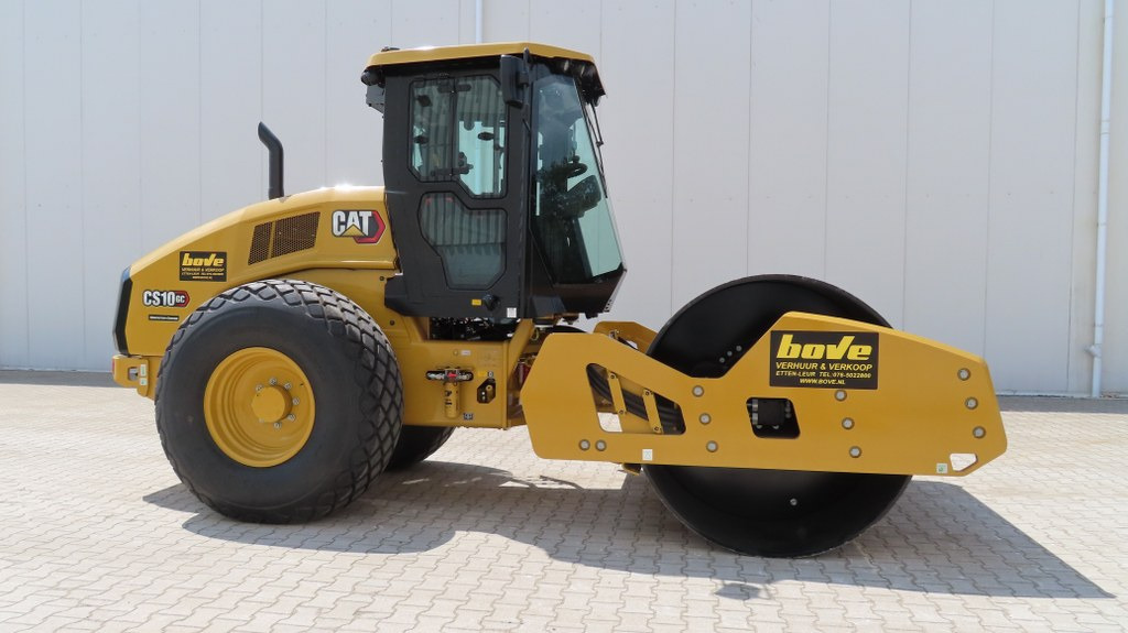 Caterpillar CS10GC - Compacteur à pieds de mouton/ Monocylindre: photos 1 Caterpillar CS10GC - Compacteur à pieds de mouton/ Monocylindre: photos 1