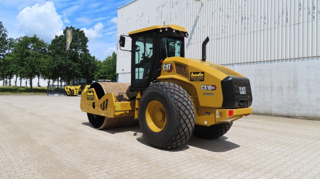 Caterpillar CS10GC - Compacteur à pieds de mouton/ Monocylindre: photos 4 Caterpillar CS10GC - Compacteur à pieds de mouton/ Monocylindre: photos 4