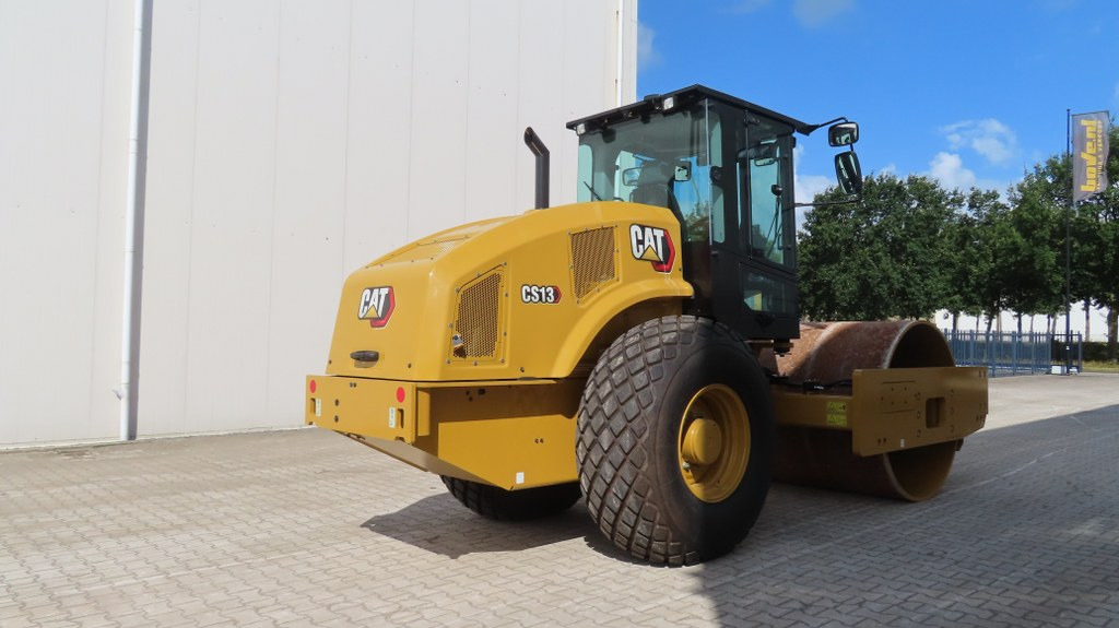 Caterpillar CS13 - Compacteur à pieds de mouton/ Monocylindre: photos 2 Caterpillar CS13 - Compacteur à pieds de mouton/ Monocylindre: photos 2