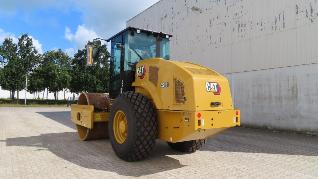 Caterpillar CS66B - Compacteur à pieds de mouton/ Monocylindre: photos 4 Caterpillar CS66B - Compacteur à pieds de mouton/ Monocylindre: photos 4