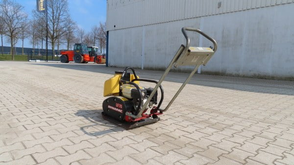 Dynapac LF 70 - Plaque vibrante: photos 4 Dynapac LF 70 - Plaque vibrante: photos 4