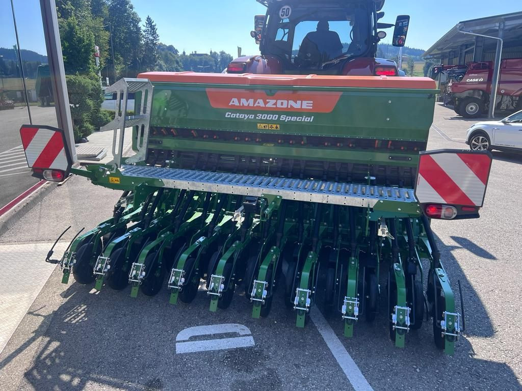Amazone Amazone KE 3002-190 + CATAYA 3000 SPECIAL - Combiné de semis: photos 2 Amazone Amazone KE 3002-190 + CATAYA 3000 SPECIAL - Combiné de semis: photos 2