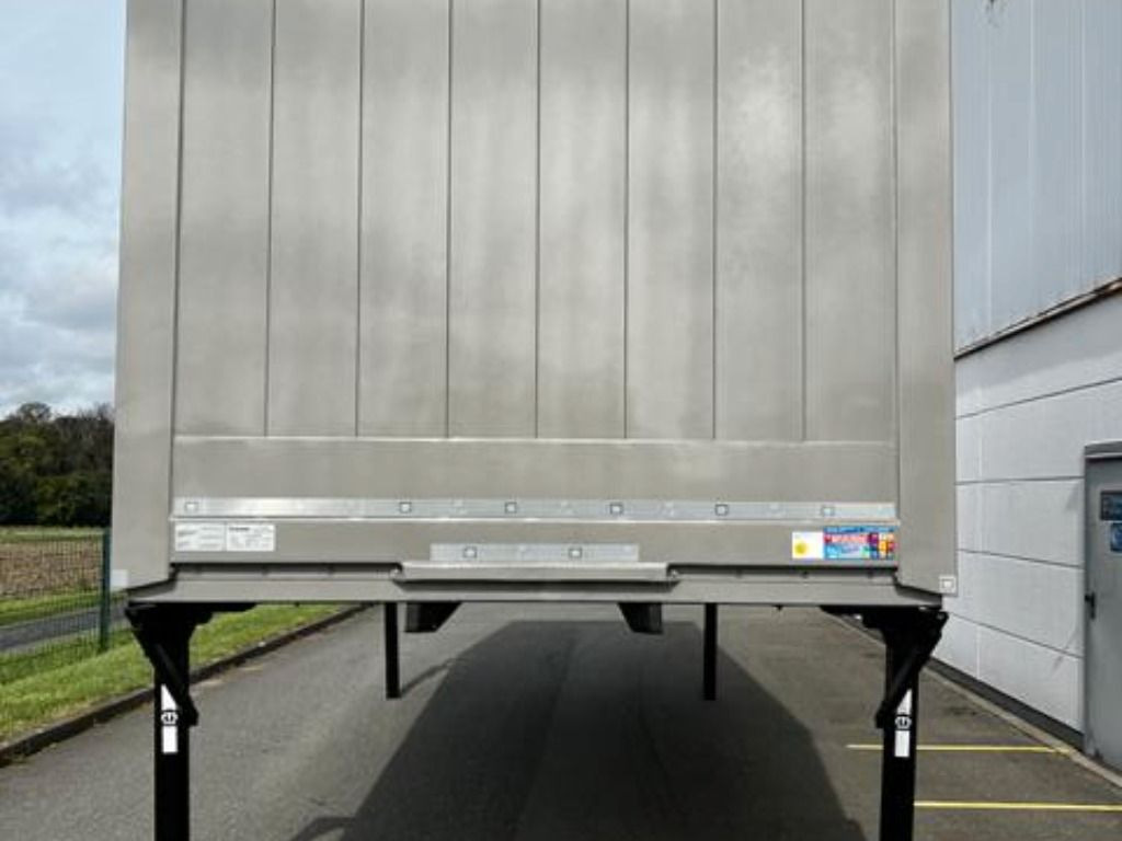 Krone Heck mit Portaltüren - Carrosserie bâchee: photos 3 Krone Heck mit Portaltüren - Carrosserie bâchee: photos 3