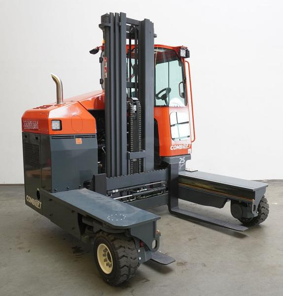 Combilift C4000 - Chariot multidirectionnel: photos 1 Combilift C4000 - Chariot multidirectionnel: photos 1