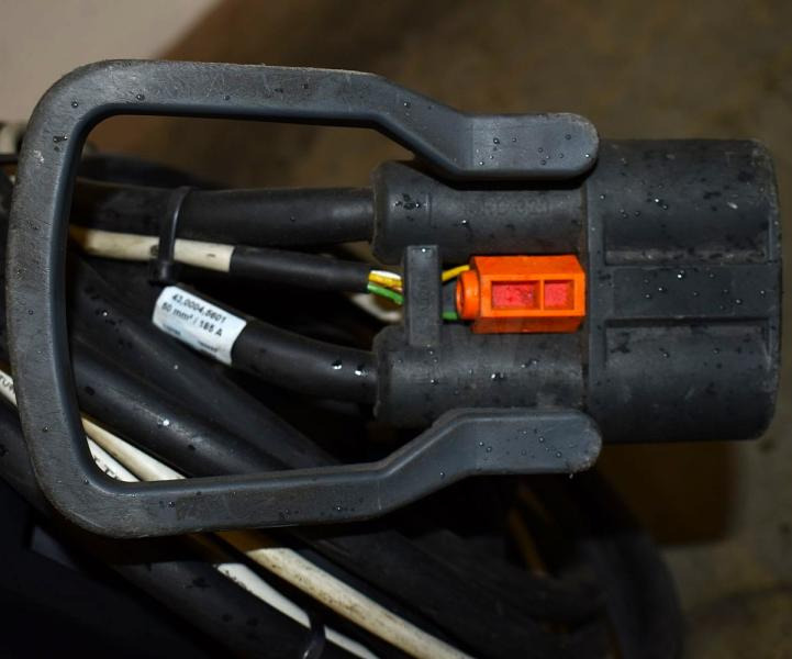 FRONIUS Linde Li-ION Charger 48V/185A - Accumulateur: photos 5 FRONIUS Linde Li-ION Charger 48V/185A - Accumulateur: photos 5