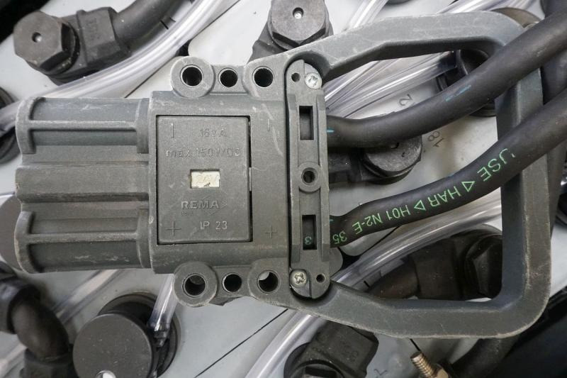 Linde 24 Volt 3 PzS 375 Ah - Accumulateur: photos 4 Linde 24 Volt 3 PzS 375 Ah - Accumulateur: photos 4