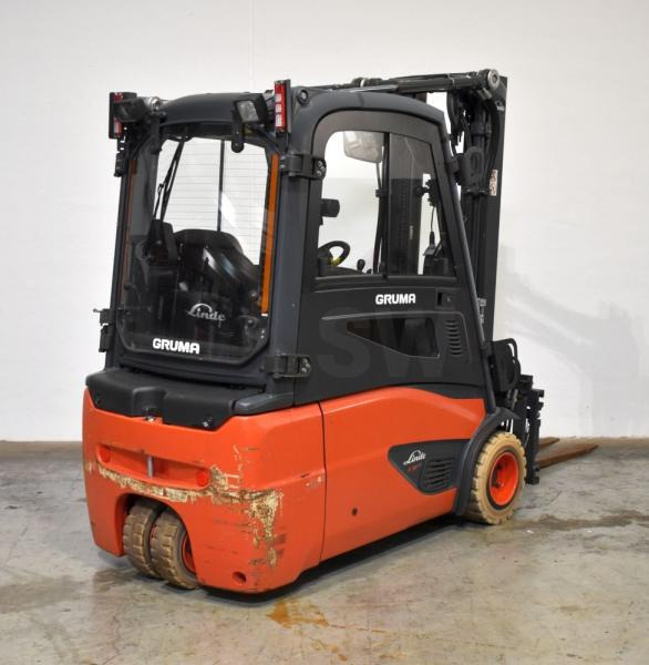 Linde E 18 L EVO 386-02 - Chariot élévateur électrique: photos 2 Linde E 18 L EVO 386-02 - Chariot élévateur électrique: photos 2