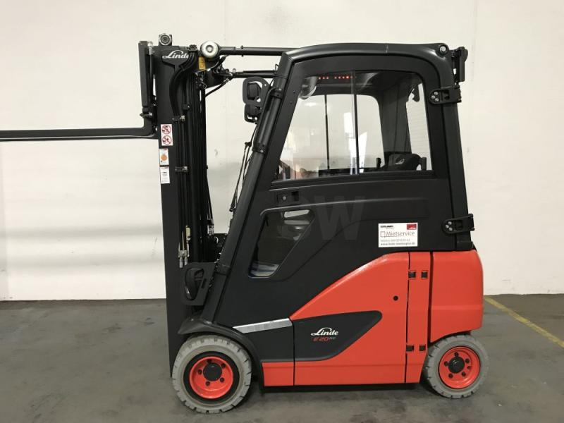 Linde E 20 PH EVO 386-02 - Chariot élévateur électrique: photos 3 Linde E 20 PH EVO 386-02 - Chariot élévateur électrique: photos 3