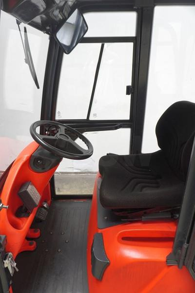 Linde P 60 Z 126 - Chariot tracteur: photos 3 Linde P 60 Z 126 - Chariot tracteur: photos 3