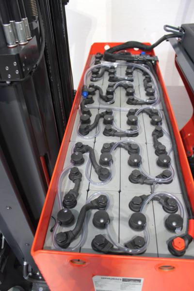Linde R 16 1120 - Chariot à mât rétractable: photos 5 Linde R 16 1120 - Chariot à mât rétractable: photos 5