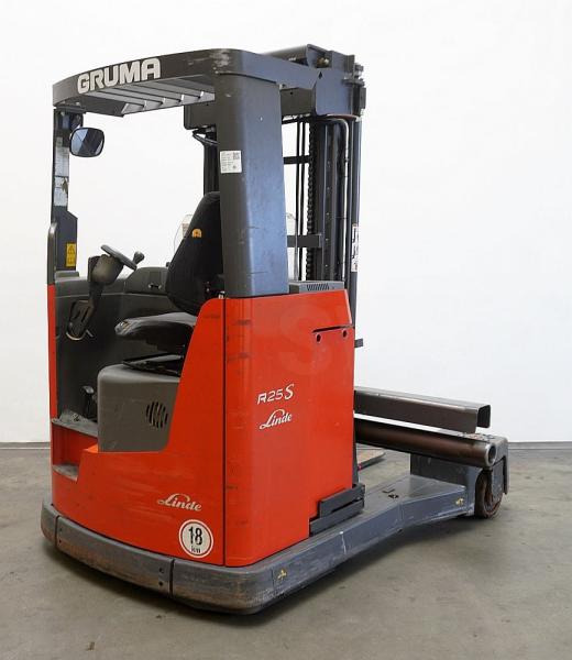 Linde R 25 F 144 - Chariot multidirectionnel: photos 1 Linde R 25 F 144 - Chariot multidirectionnel: photos 1