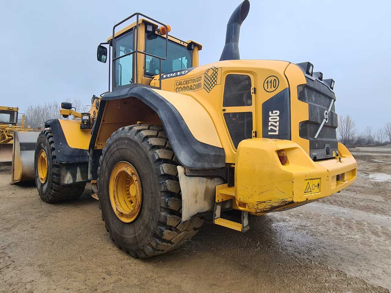 VOLVO L220G - Chargeuse sur pneus: photos 2 VOLVO L220G - Chargeuse sur pneus: photos 2