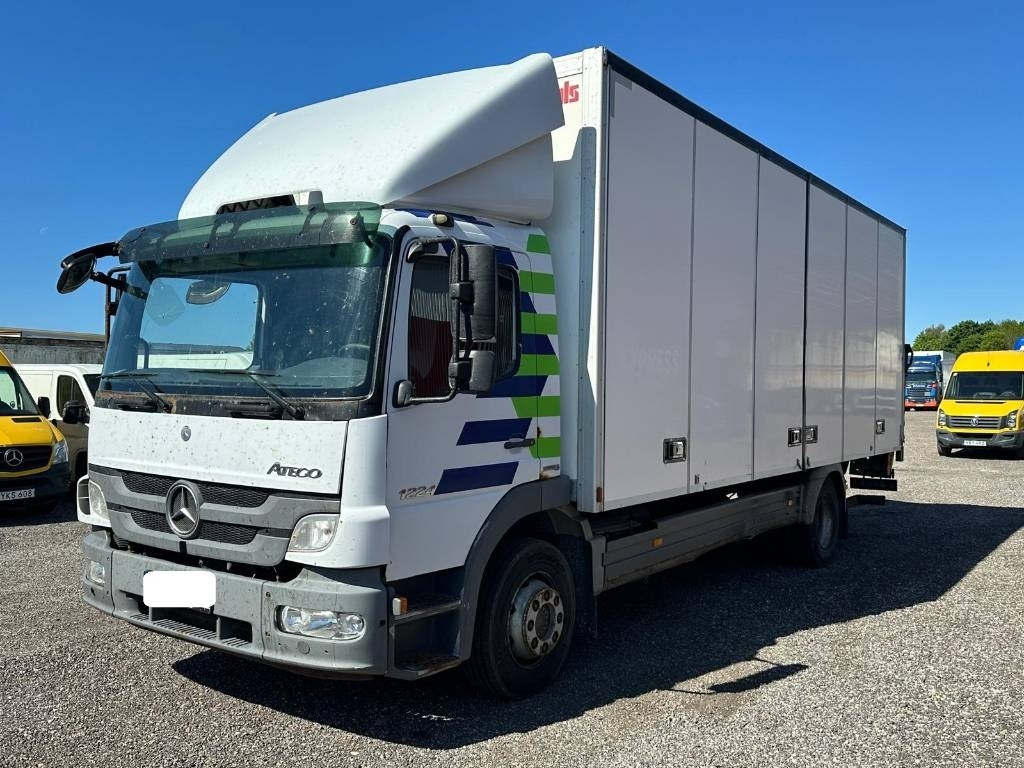 Mercedes-Benz 1224 L serie 5952 - Camion fourgon: photos 2 Mercedes-Benz 1224 L serie 5952 - Camion fourgon: photos 2