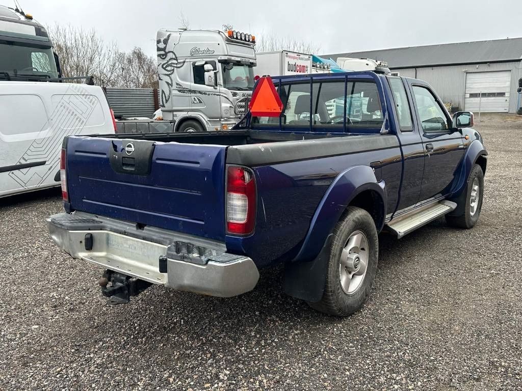 Nissan KING CAB OMB 4WD - Voiture: photos 5 Nissan KING CAB OMB 4WD - Voiture: photos 5