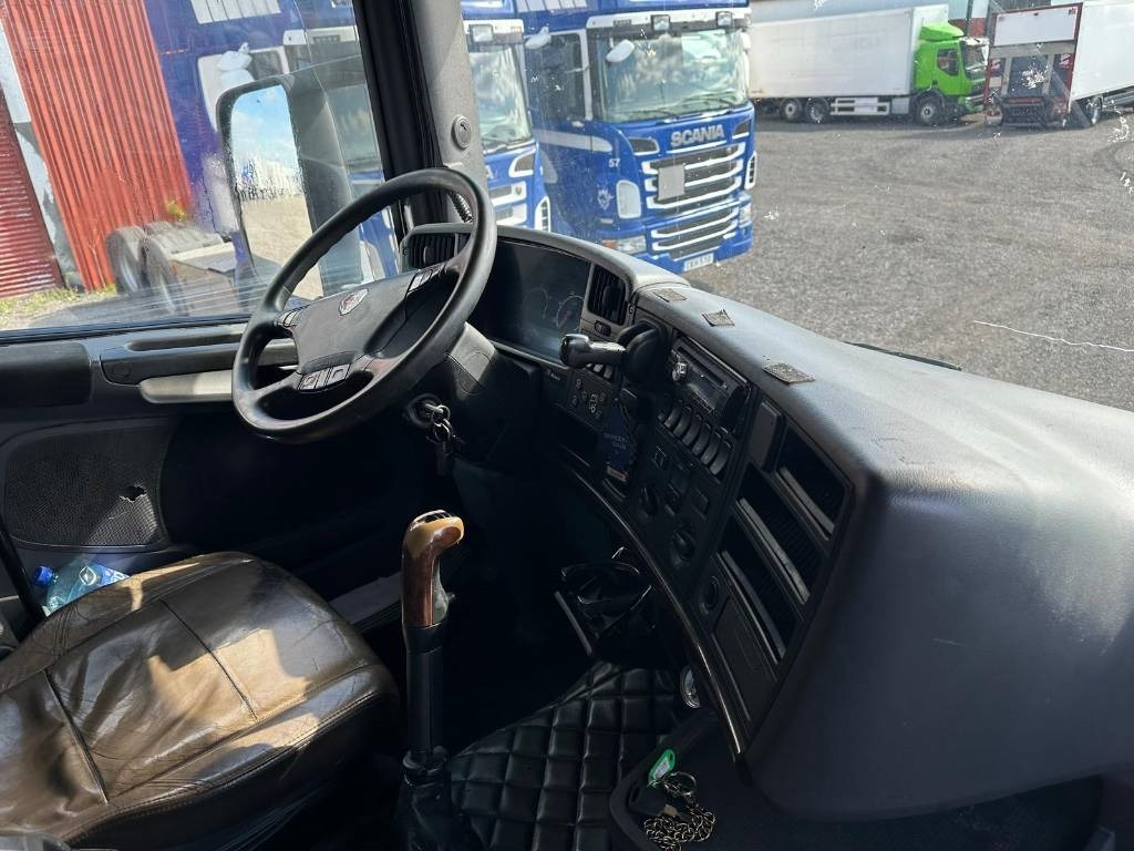 Scania R420LB6X24MNA serie 0746 - Camion fourgon: photos 2 Scania R420LB6X24MNA serie 0746 - Camion fourgon: photos 2