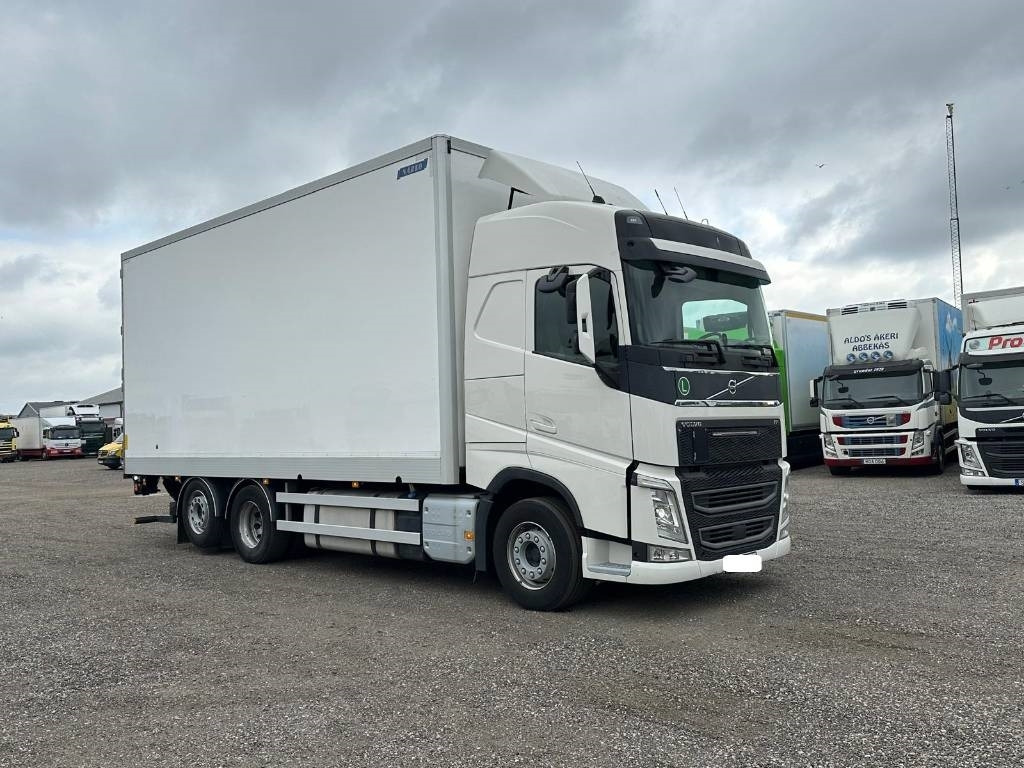 Volvo FH 500 serie 0550 - Camion fourgon: photos 4 Volvo FH 500 serie 0550 - Camion fourgon: photos 4