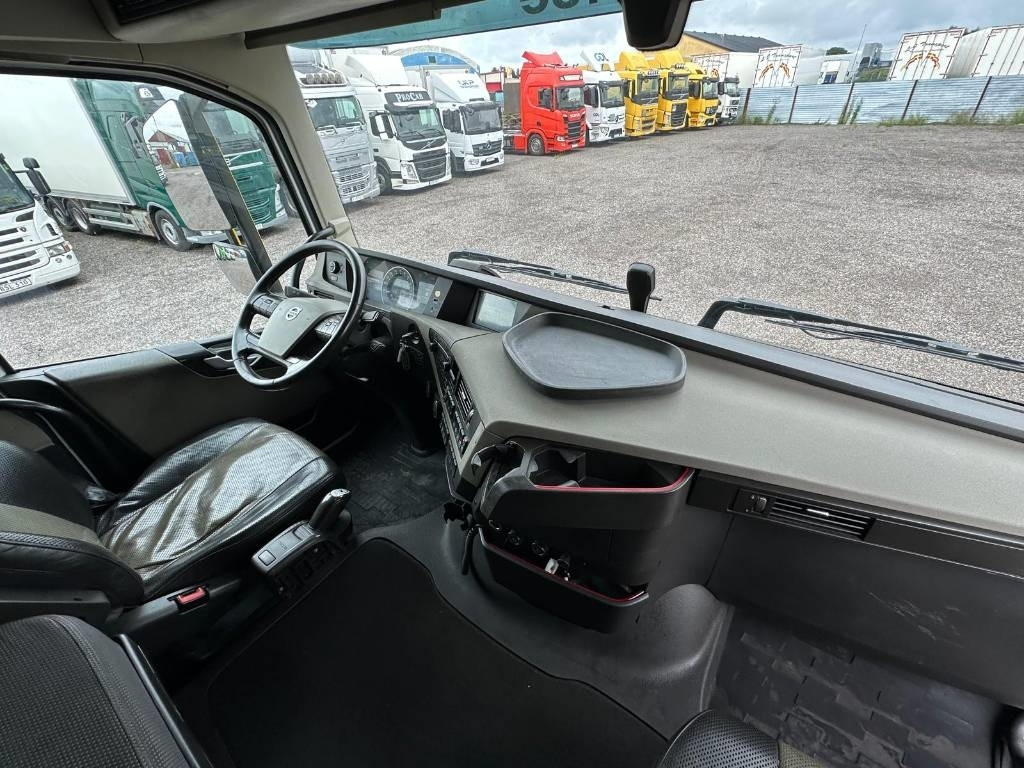 Volvo FH 6*2 500 serie 0696 - Camion fourgon: photos 5 Volvo FH 6*2 500 serie 0696 - Camion fourgon: photos 5