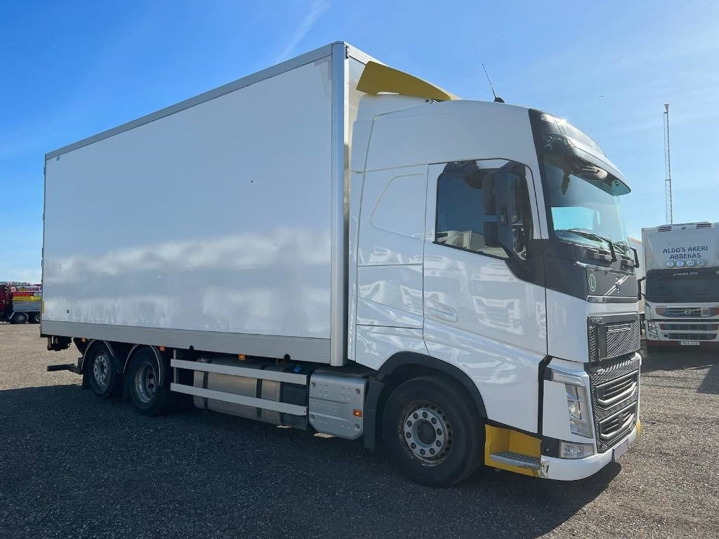 Volvo FH500 6*2 serie 2032 - Camion fourgon: photos 2 Volvo FH500 6*2 serie 2032 - Camion fourgon: photos 2